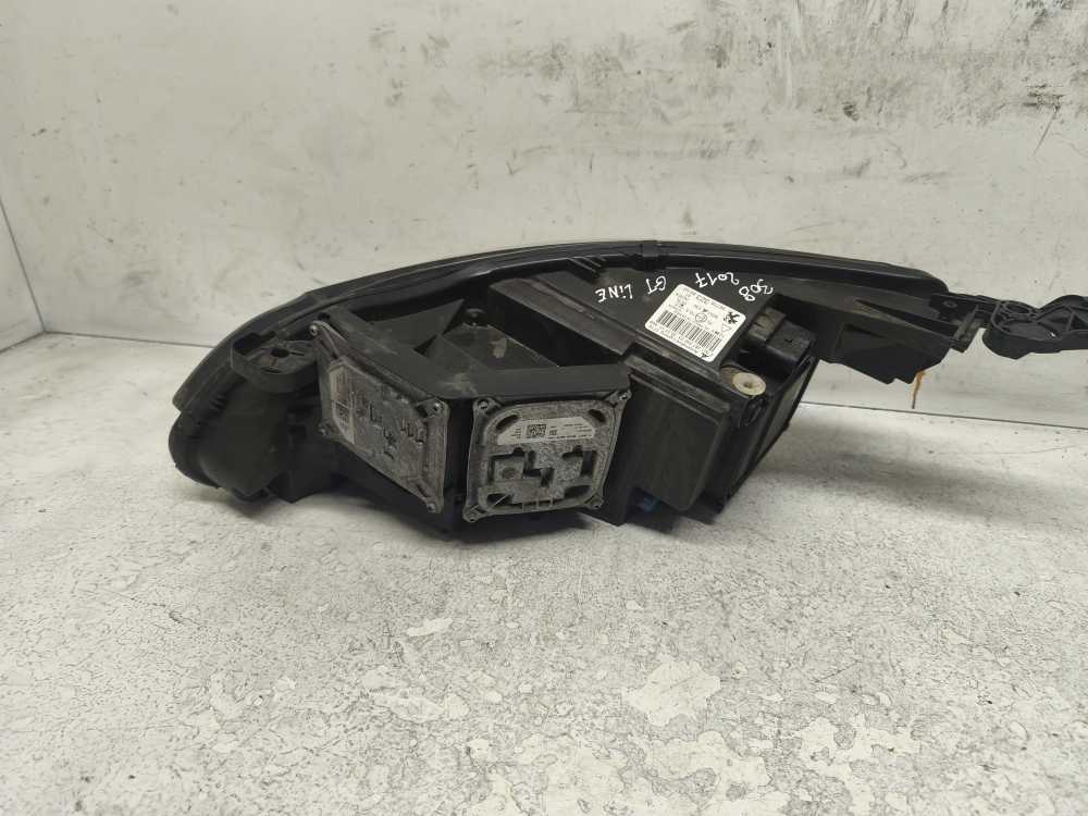 PHARE DROIT PEUGEOT - Vue 2